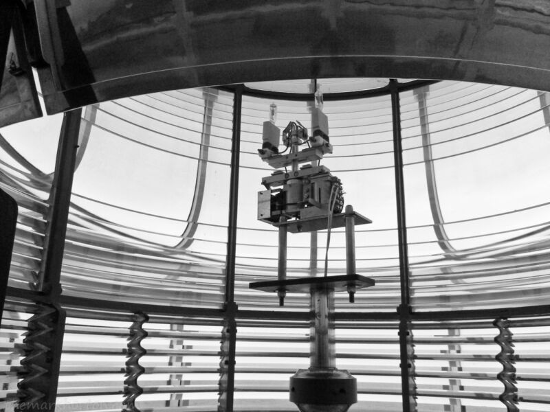 yaquina bay lighthouse fresnel lens